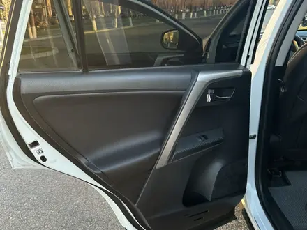 Toyota RAV4 2015 года за 12 500 000 тг. в Астана – фото 15