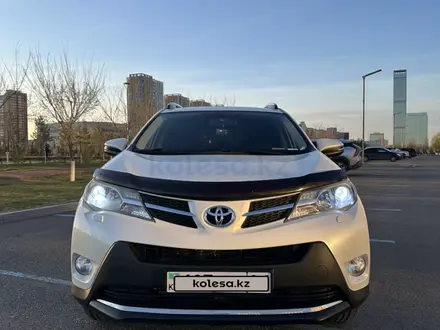 Toyota RAV4 2015 года за 12 500 000 тг. в Астана