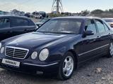 Mercedes-Benz E 320 2001 года за 5 090 000 тг. в Шымкент – фото 2