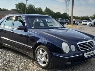 Mercedes-Benz E 320