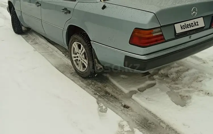 Mercedes-Benz E 200 1990 года за 2 100 000 тг. в Петропавловск
