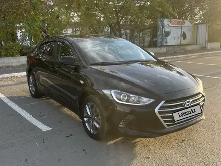 Hyundai Elantra 2018 года за 7 800 000 тг. в Тайынша – фото 3