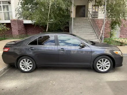 Toyota Camry 2011 года за 8 300 000 тг. в Астана – фото 2