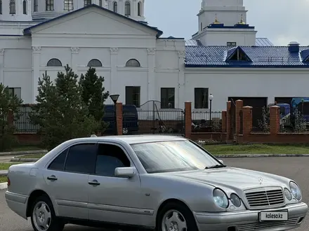 Mercedes-Benz E 230 1996 года за 2 700 000 тг. в Астана – фото 2