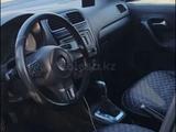 Volkswagen Polo 2014 года за 3 900 000 тг. в Алматы – фото 2