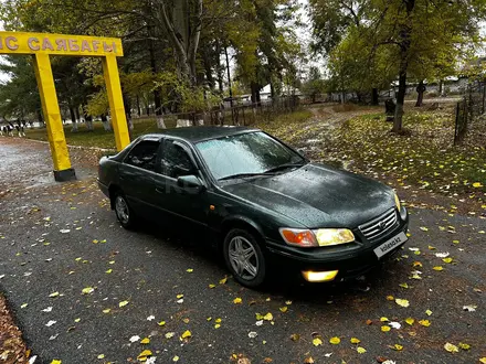 Toyota Camry 2000 года за 3 000 000 тг. в Сарканд – фото 3