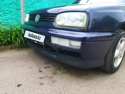 Volkswagen Golf 1997 года за 1 950 000 тг. в Алматы – фото 14