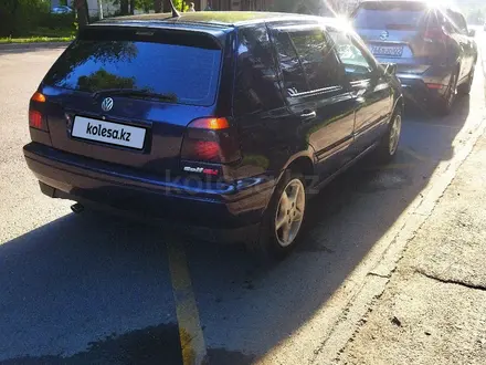 Volkswagen Golf 1997 года за 1 950 000 тг. в Алматы – фото 35