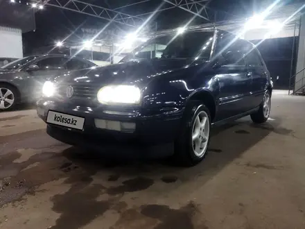 Volkswagen Golf 1997 года за 1 950 000 тг. в Алматы – фото 39