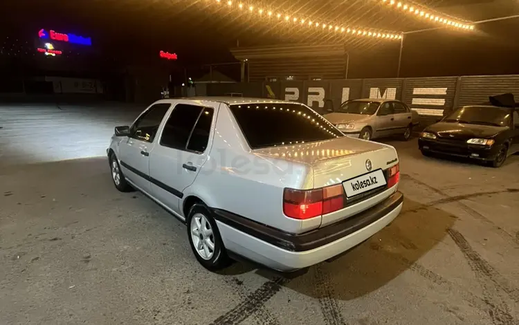 Volkswagen Vento 1993 годаfor1 600 000 тг. в Тараз