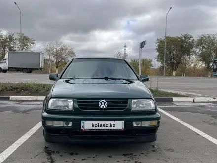 Volkswagen Vento 1997 года за 2 400 000 тг. в Караганда – фото 3