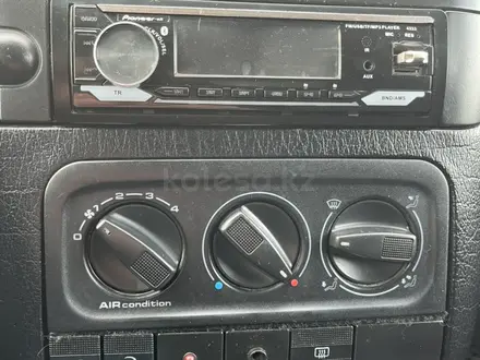 Volkswagen Vento 1997 года за 2 400 000 тг. в Караганда – фото 10