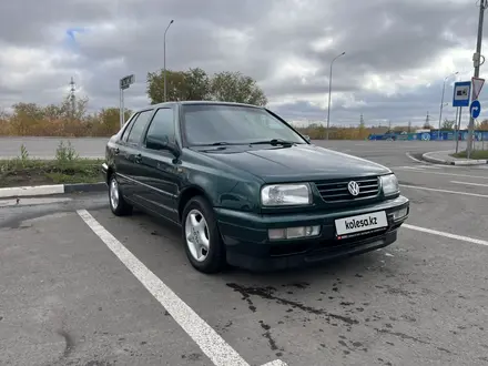 Volkswagen Vento 1997 года за 2 400 000 тг. в Караганда