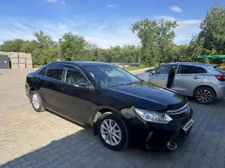 Toyota Camry 2014 года за 11 000 000 тг. в Уральск – фото 2