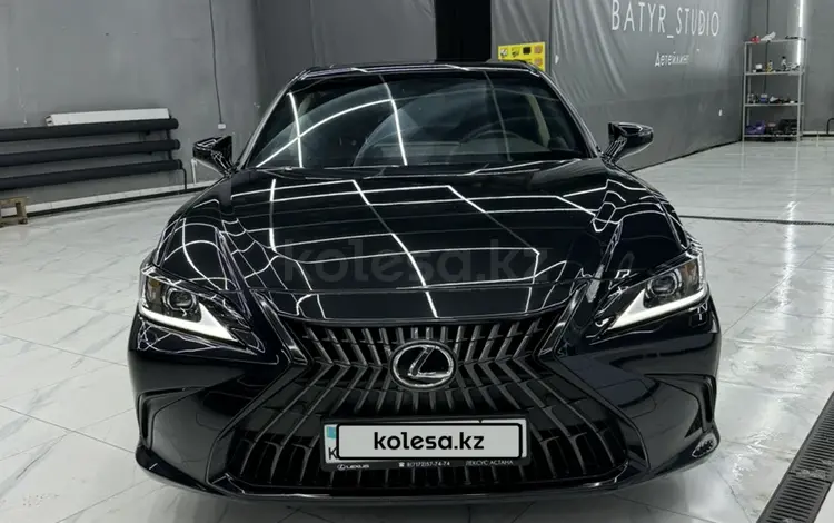 Lexus ES 250 2022 года за 21 200 000 тг. в Экибастуз