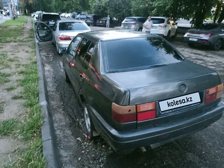 Volkswagen Vento 1993 года за 1 150 000 тг. в Алматы – фото 5