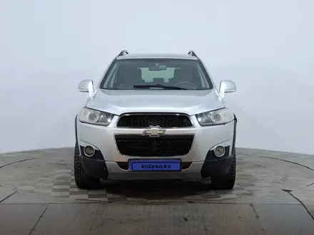 Chevrolet Captiva 2011 года за 3 550 000 тг. в Астана – фото 2