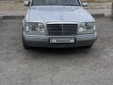 Mercedes-Benz E 220 1994 годаүшін2 900 000 тг. в Сатпаев – фото 2