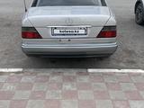 Mercedes-Benz E 220 1994 годаүшін2 900 000 тг. в Сатпаев – фото 5
