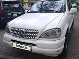 Mercedes-Benz ML 320 1999 года за 2 600 000 тг. в Алматы