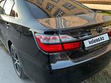 Toyota Camry 2015 годаүшін10 500 000 тг. в Семей – фото 2