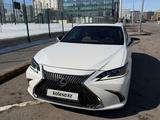 Lexus ES 250 2020 года за 20 000 000 тг. в Астана