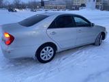 Toyota Camry 2002 годаүшін4 600 000 тг. в Актобе – фото 2