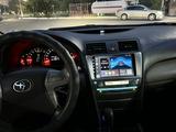 Toyota Camry 2006 года за 7 000 000 тг. в Астана – фото 2