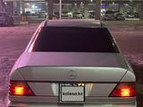 Mercedes-Benz E 200 1992 года за 900 000 тг. в Алматы