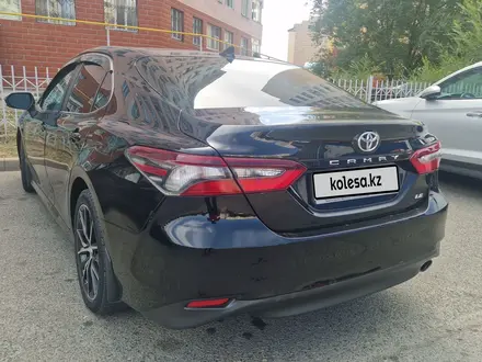 Toyota Camry 2021 года за 13 500 000 тг. в Алматы – фото 6