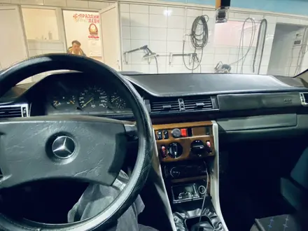 Mercedes-Benz E 200 1994 года за 1 250 000 тг. в Петропавловск – фото 7