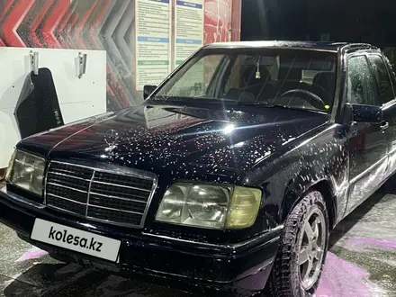 Mercedes-Benz E 200 1994 года за 1 250 000 тг. в Петропавловск