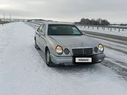 Mercedes-Benz E 200 1998 года за 2 400 000 тг. в Кокшетау – фото 2