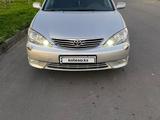 Toyota Camry 2005 годаүшін7 500 000 тг. в Семей – фото 2