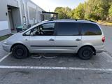 Volkswagen Sharan 1998 года за 1 600 000 тг. в Караганда – фото 2