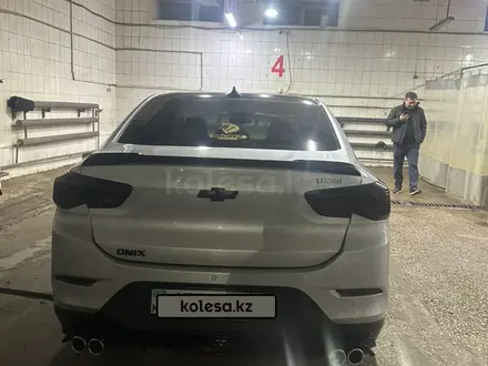 Chevrolet Onix 2023 года за 4 700 000 тг. в Астана – фото 4
