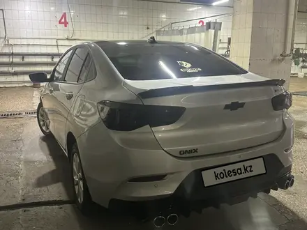 Chevrolet Onix 2023 года за 4 700 000 тг. в Астана – фото 5