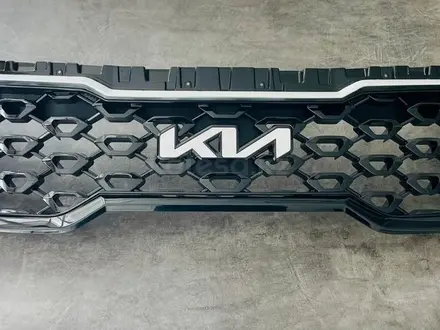 Решетка радиатора Kia Sorento 21-23 за 94 350 тг. в Караганда