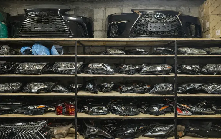 Toyota Lexus Фары Бампера Крылья Двери Новое Б/У Большой склад за 4 000 тг. в Караганда