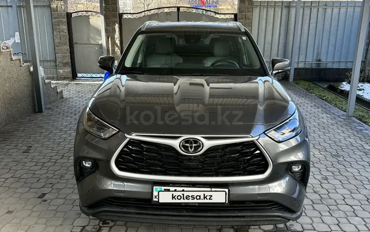 Toyota Highlander 2022 года за 27 000 000 тг. в Алматы