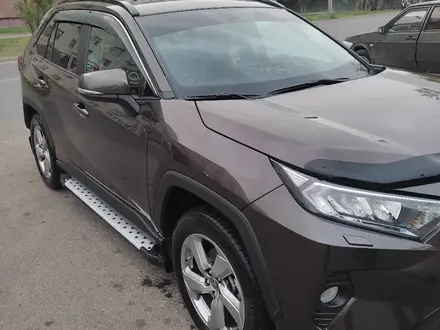 Toyota RAV4 2020 года за 18 000 000 тг. в Астана – фото 3