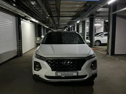 Hyundai Santa Fe 2019 года за 11 300 000 тг. в Алматы – фото 2