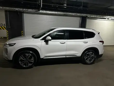 Hyundai Santa Fe 2019 года за 11 300 000 тг. в Алматы – фото 3
