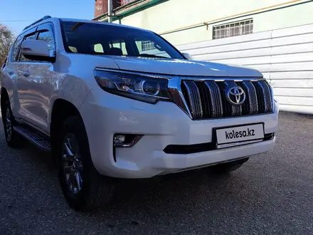 Toyota Land Cruiser Prado 2017 года за 23 500 000 тг. в Актобе – фото 7