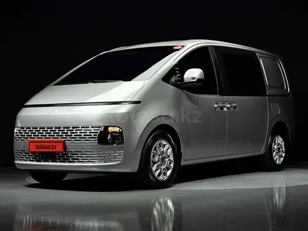 Hyundai Staria Van 2025 года за 18 300 000 тг. в Астана