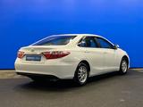 Toyota Camry 2017 года за 8 430 000 тг. в Шымкент – фото 3