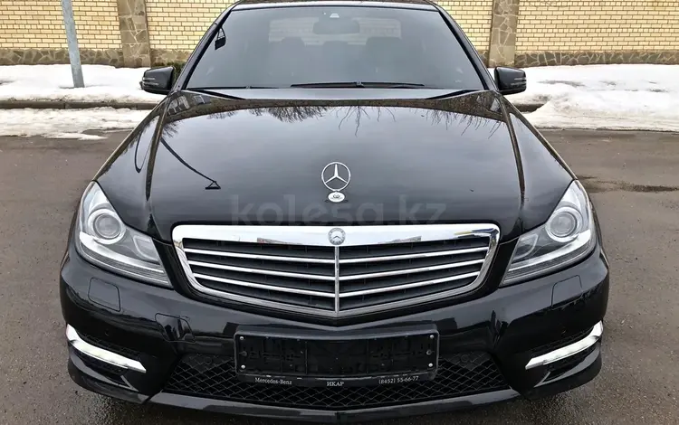 Mercedes C280 стекла фар 2008г W204 за 26 000 тг. в Алматы
