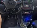 Volkswagen Polo 2017 года за 1 600 000 тг. в Атырау – фото 2