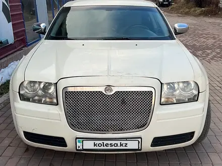 Chrysler 300C 2005 года за 3 500 000 тг. в Алматы