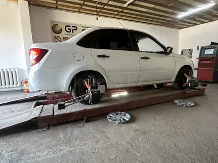 ВАЗ (Lada) Granta 2190 2013 года за 2 700 000 тг. в Астана – фото 2